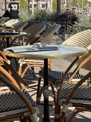 Terrastafels met sierrand